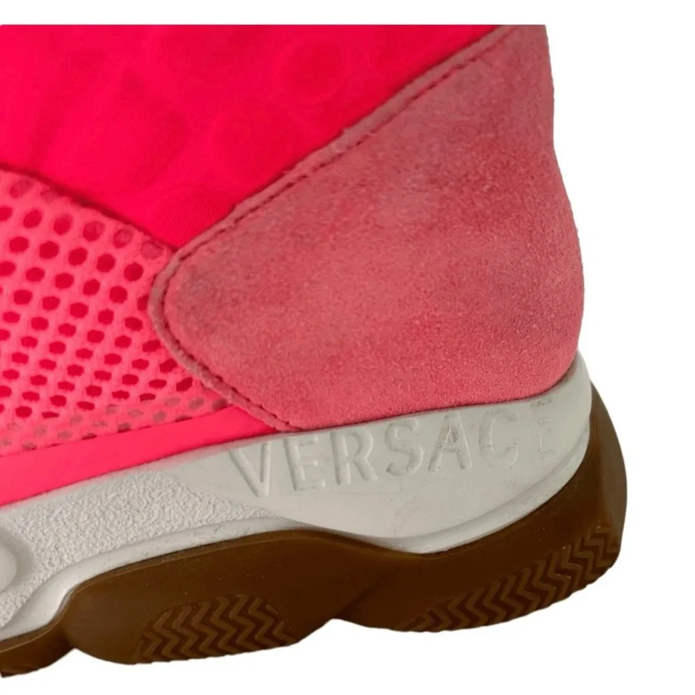 Versace Chain Reaction Sneaker
Neoprene Hot Pink Size 41 - Picture 4 of 10